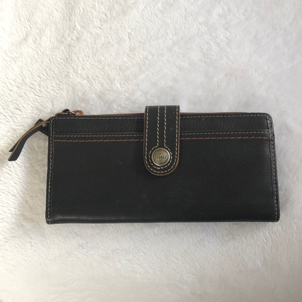Fossil genuine leather clutch wallet